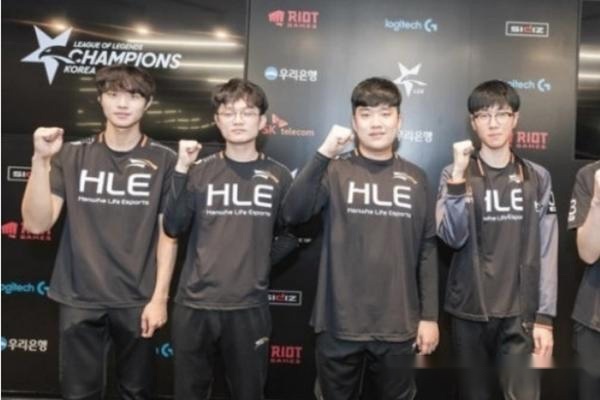 于卢卓灵个 于卢卓灵个