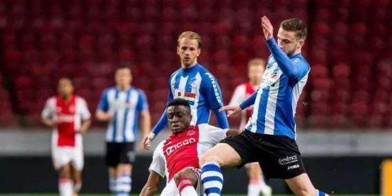 在这场备受 在这场备受