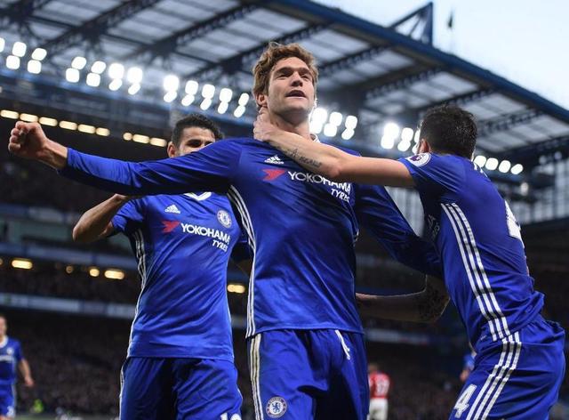 年轻右后卫 年轻右后卫