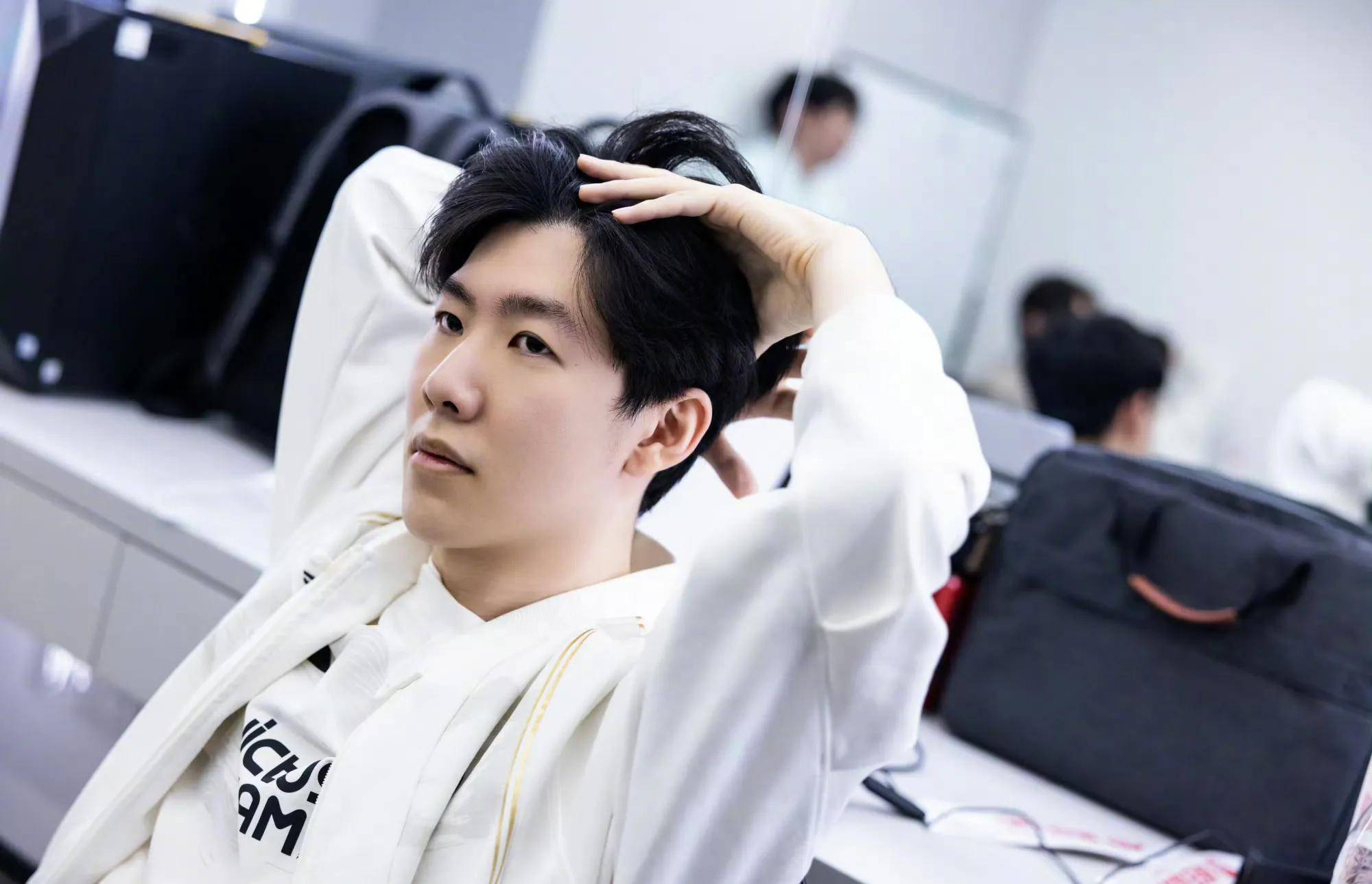 传统的发球 传统的发球