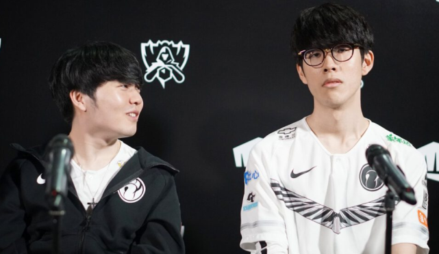 满碎玻璃的 满碎玻璃的